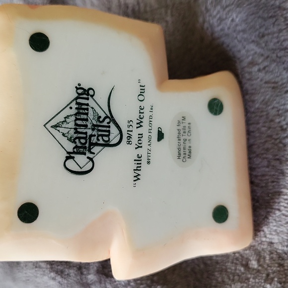 Charming Tails "while you were out"  Collectible Figurine - Picture 5 of 5